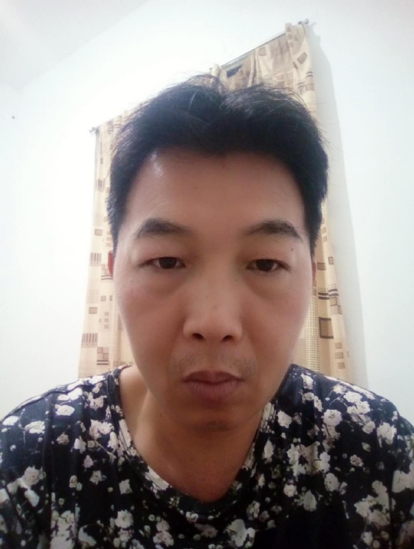 繁华哀伤的第一张照片--龙海征婚网