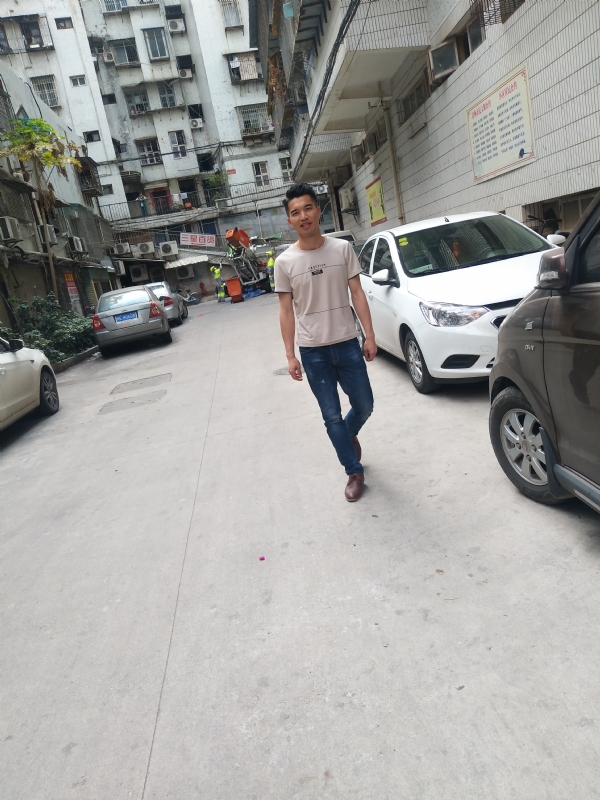 突然的自我的第三张照片--龙海征婚网