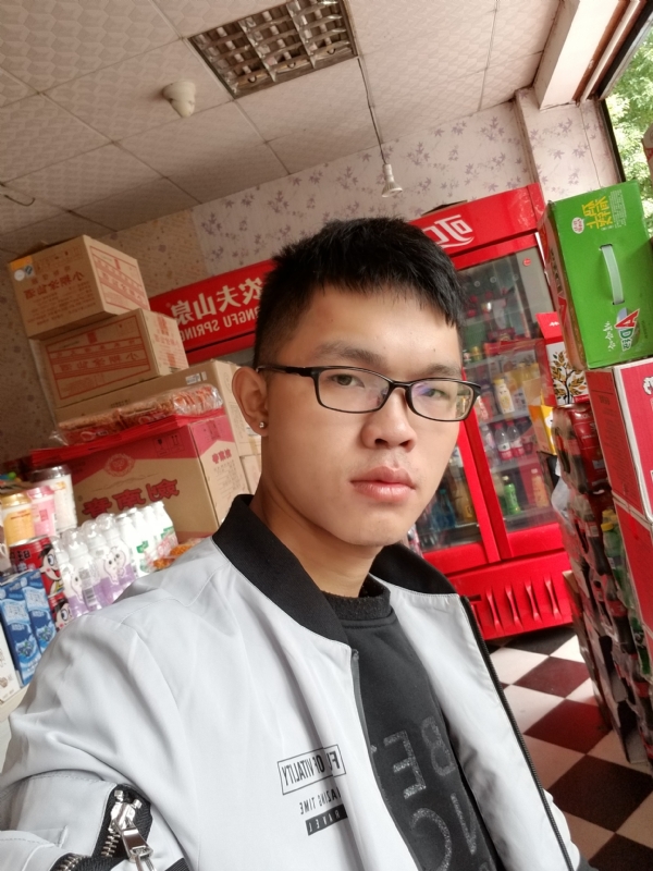 柒年的第一张照片--龙海征婚网