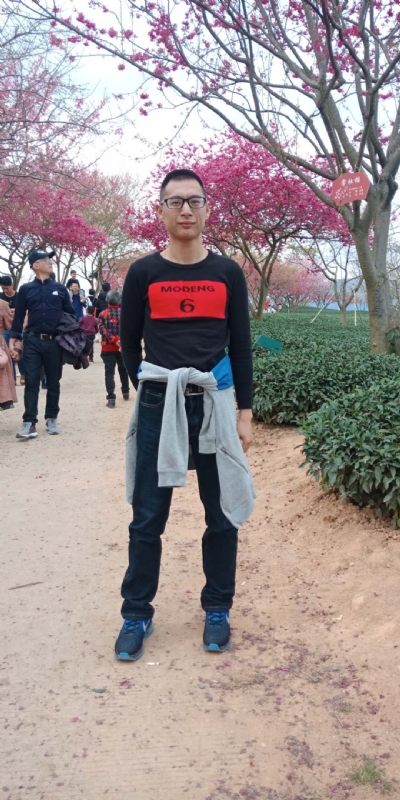 小梁的第一张照片--龙海征婚网