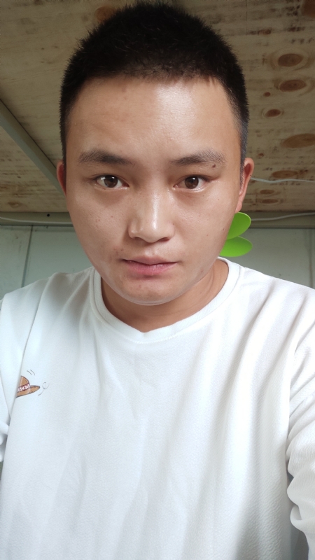 水里面的云呀的第一张照片--龙海征婚网