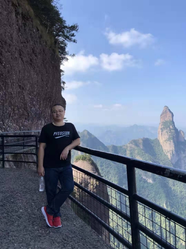 不杵于物的第一张照片--龙海征婚网