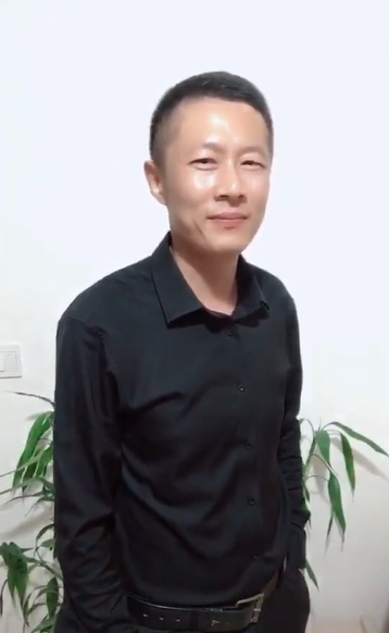 地huhi的第一张照片--龙海征婚网