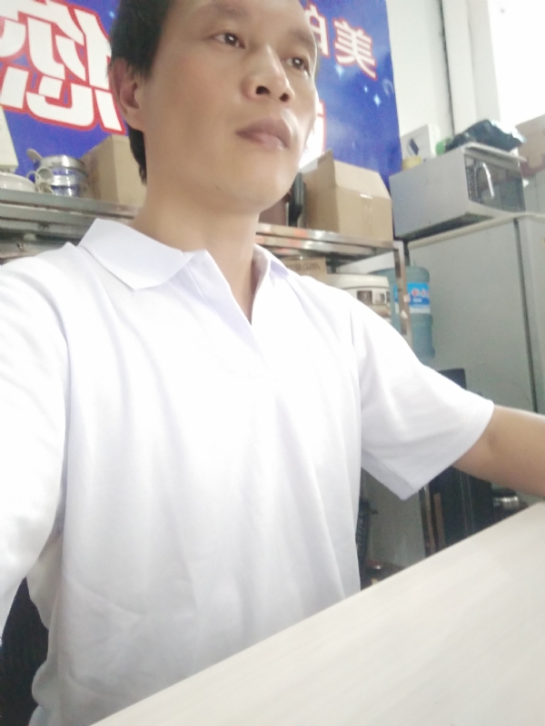 深蓝色的海的第一张照片--龙海征婚网