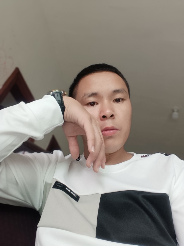 冷漠的第一张照片--龙海征婚网