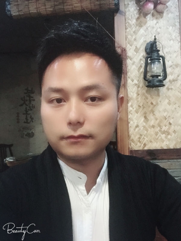 亦初的第一张照片--龙海征婚网