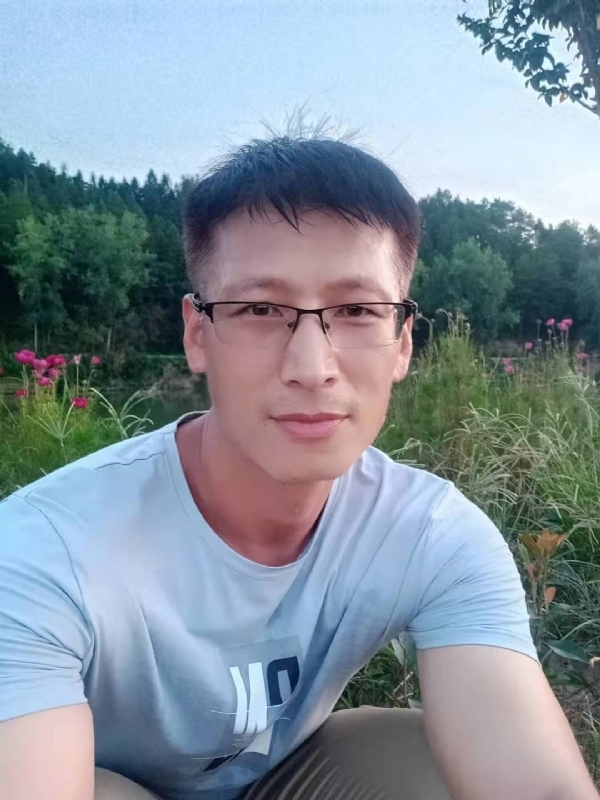 零零柒的第一张照片--龙海征婚网