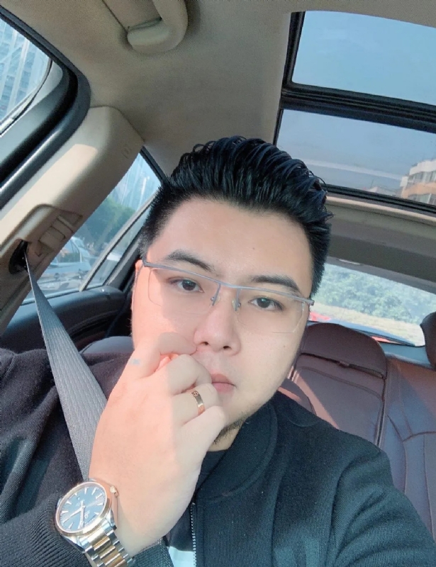 把苹果咬哭的第一张照片--龙海征婚网