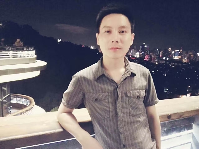 幕秋的第一张照片--龙海征婚网