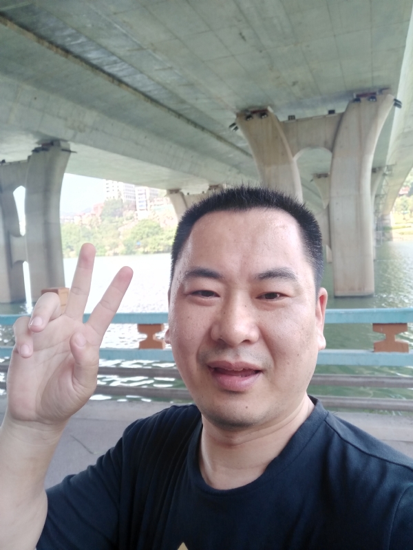 上人的第一张照片--龙海征婚网
