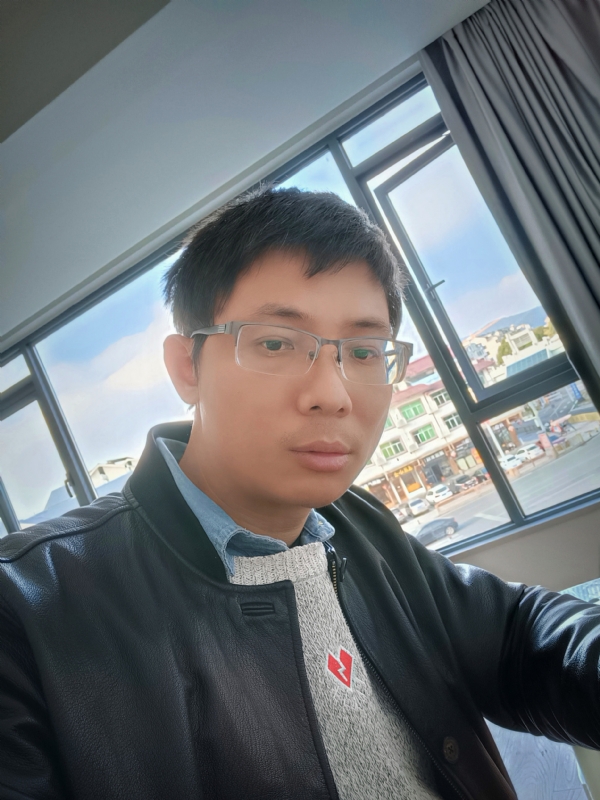 也许只是缺少一个拥抱的第二张照片--龙海征婚网