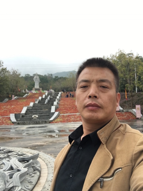 开心的松鼠的第一张照片--龙海征婚网