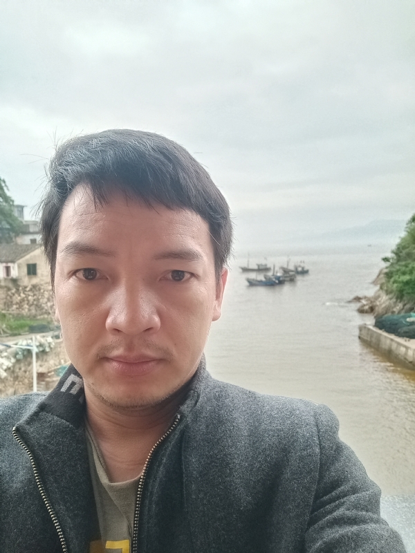 啊亮的第一张照片--龙海征婚网
