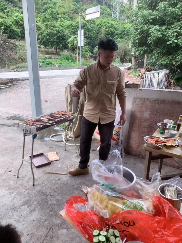 你黑我哟的第一张照片--龙海征婚网