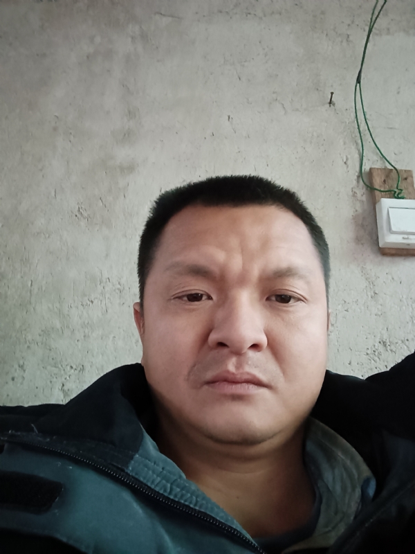 兰成龙的第二张照片--龙海征婚网