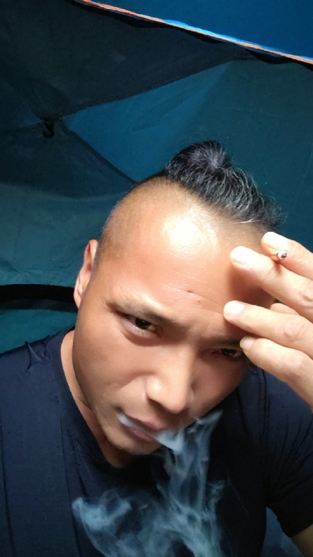 伯爵的第四张照片--龙海征婚网