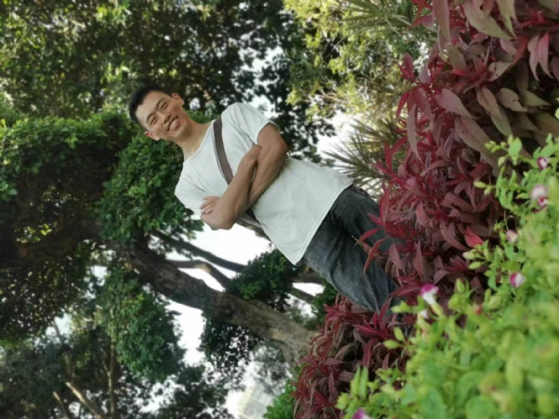 孤狼的第一张照片--龙海征婚网