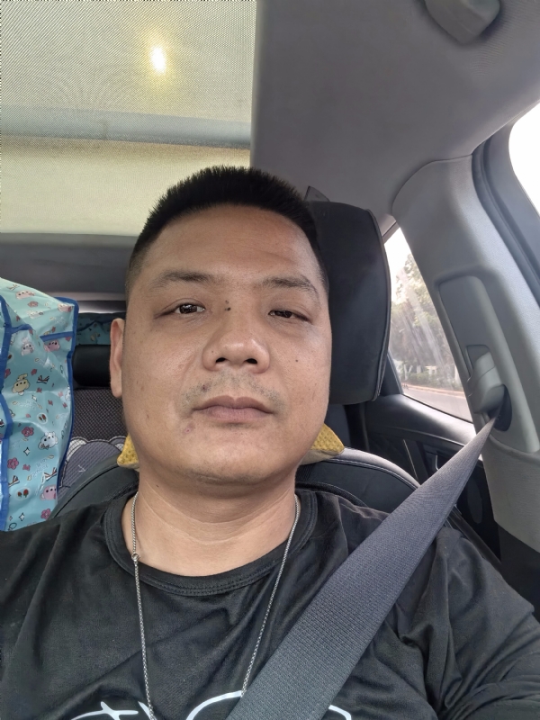 卖电池的大叔的第一张照片--龙海征婚网